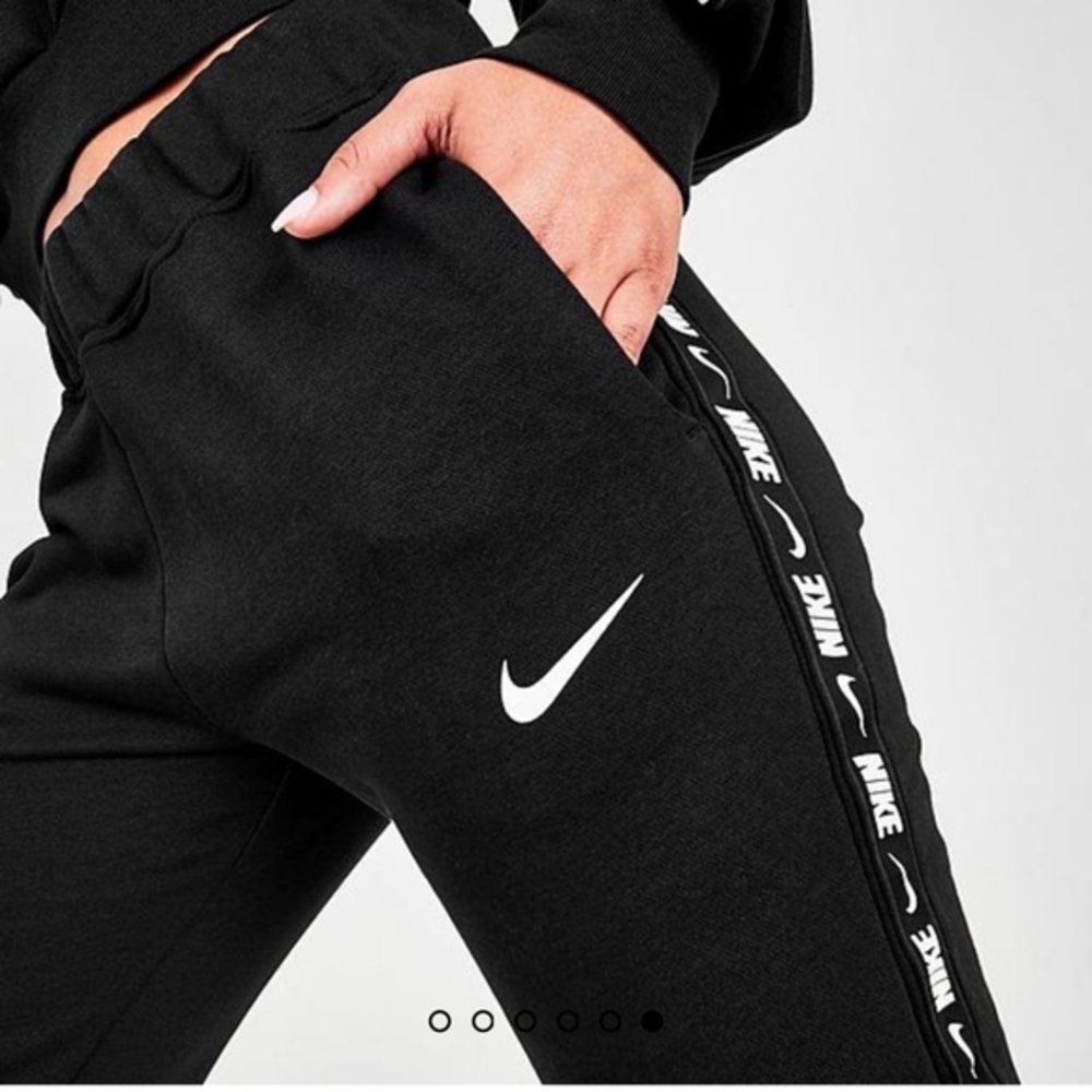 Nike Joggers and matching sweatshirt